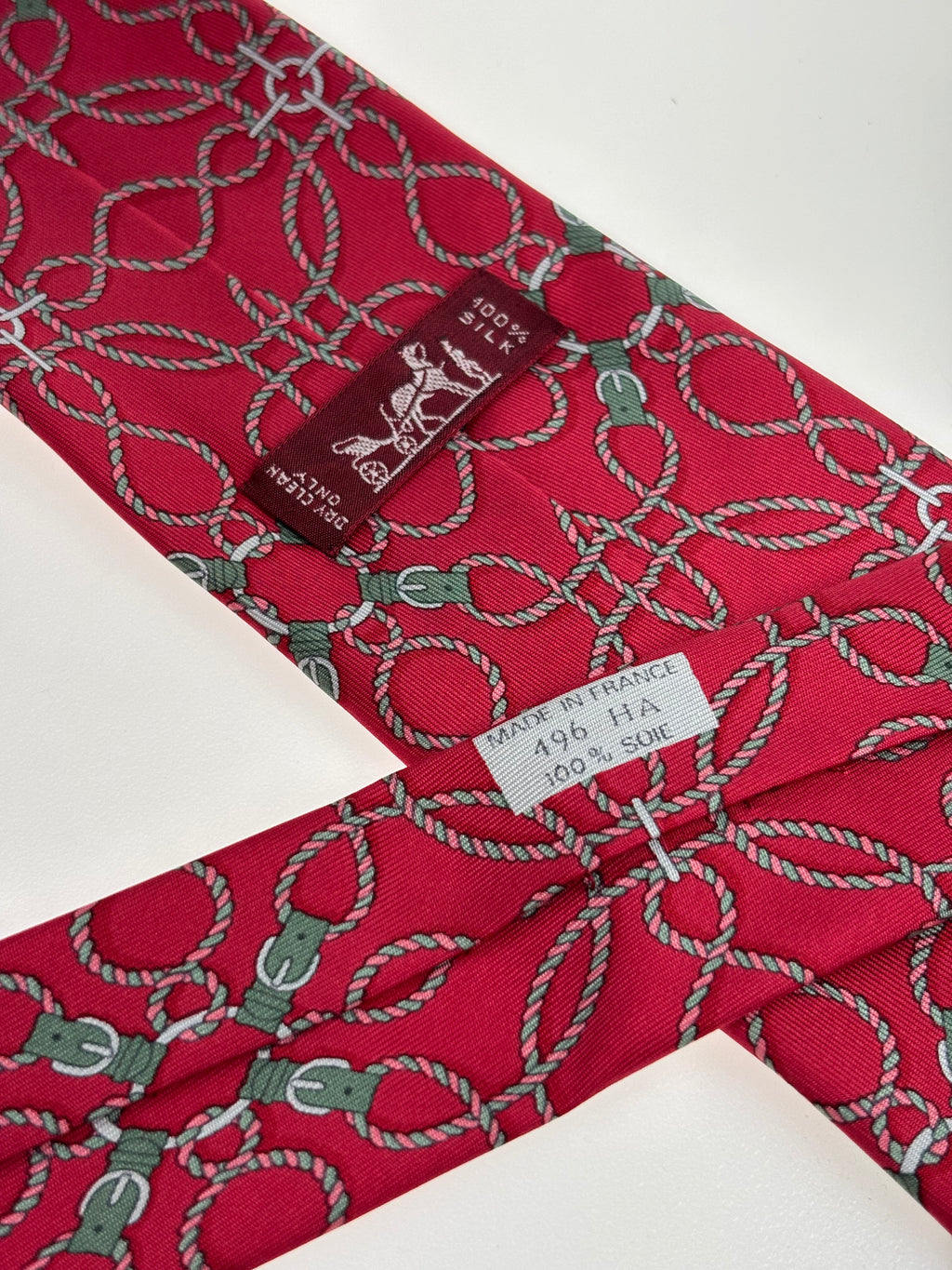 Rote Hermès Seidenkrawatte