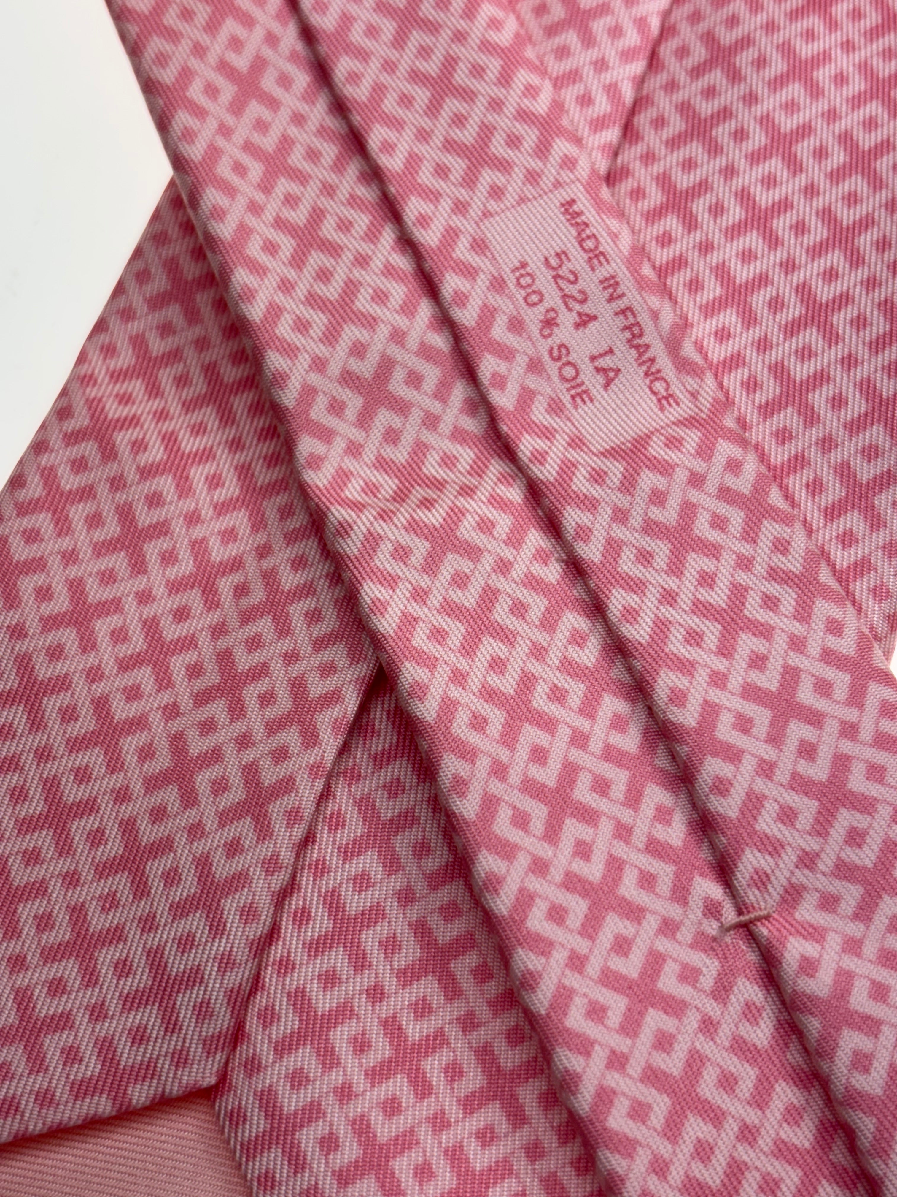 Pinke Hermès Seidenkrawatte Kreuz Muster