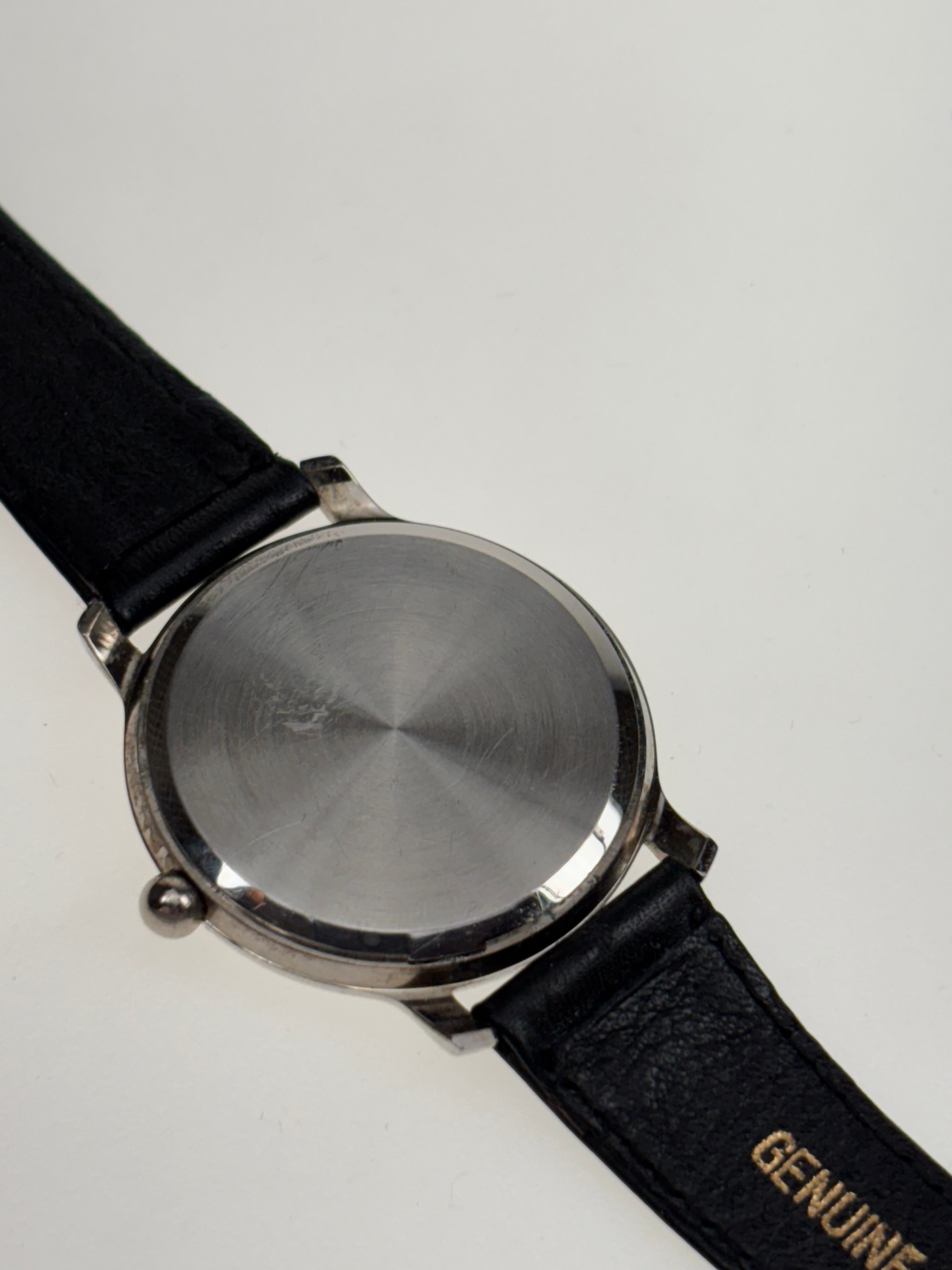 Armbanduhr im Golfdesign