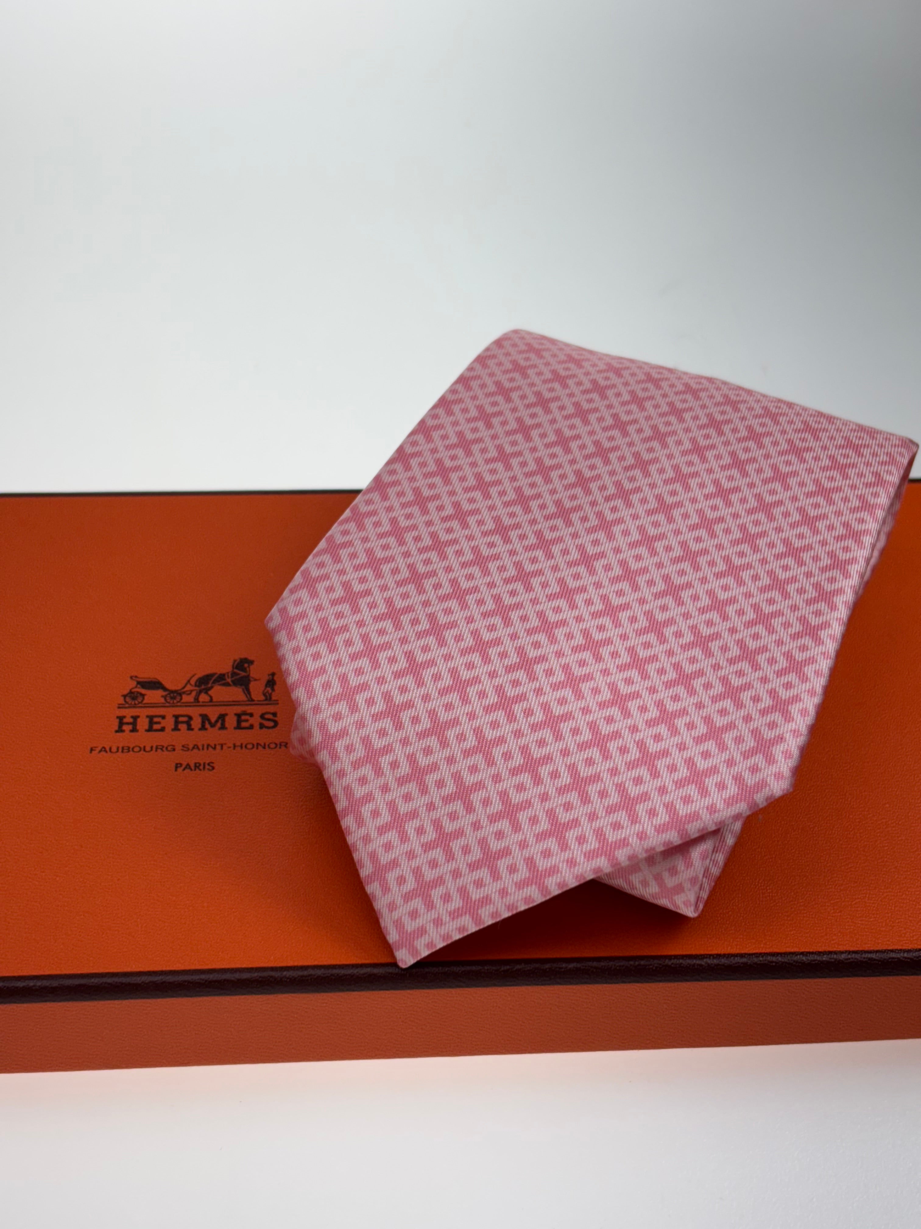 Pinke Hermès Seidenkrawatte Kreuz Muster