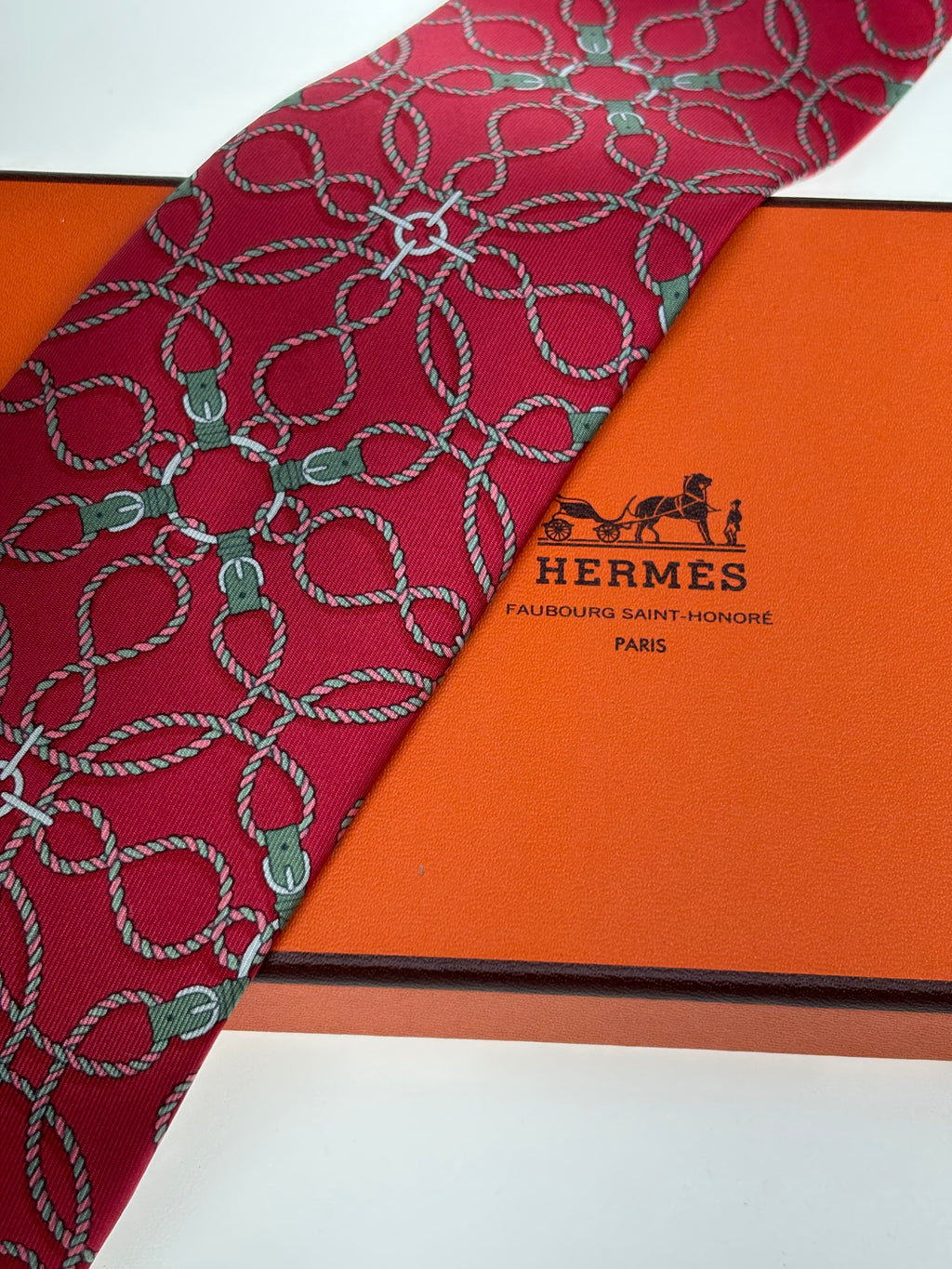 Rote Hermès Seidenkrawatte