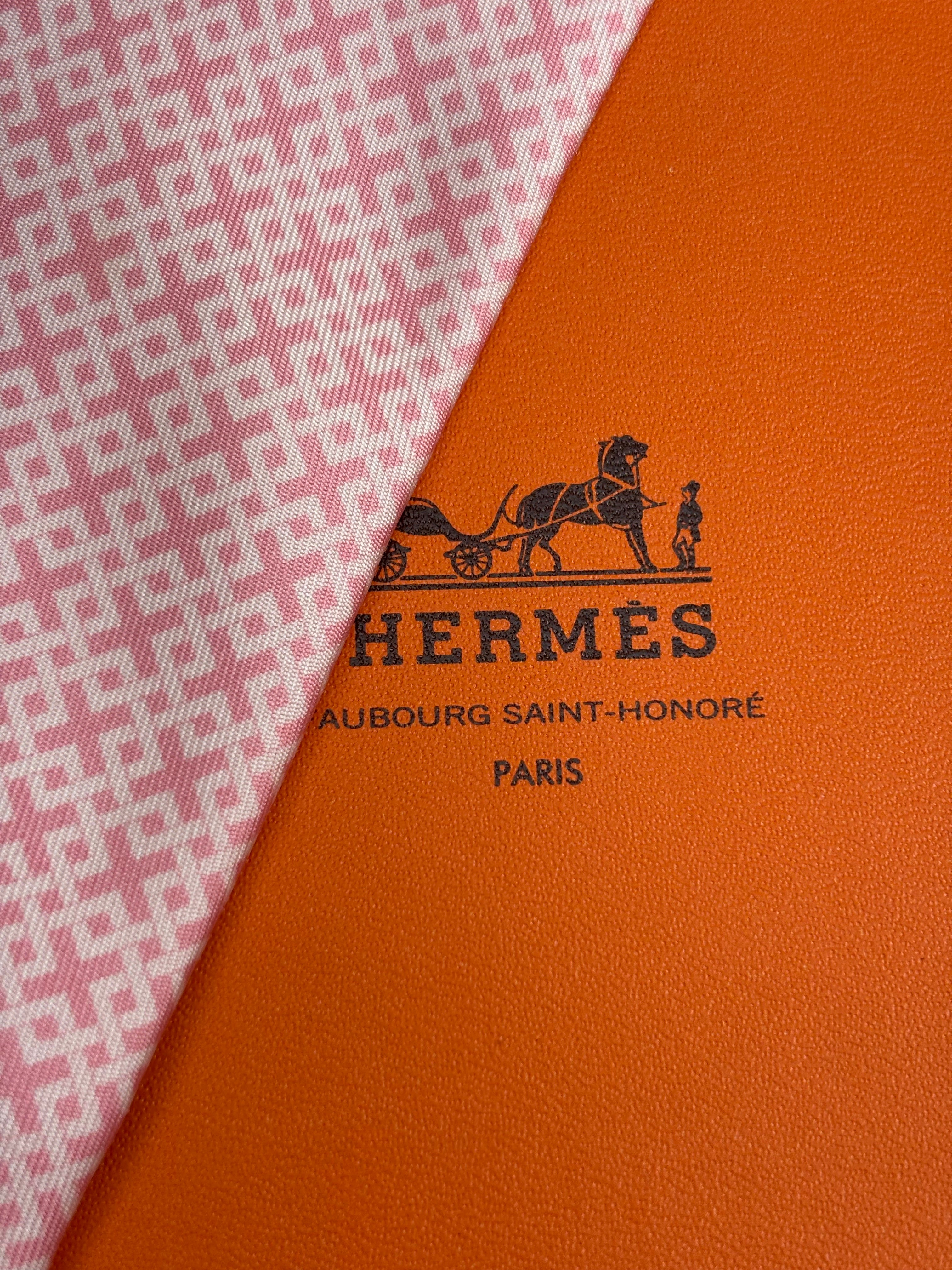 Pinke Hermès Seidenkrawatte Kreuz Muster