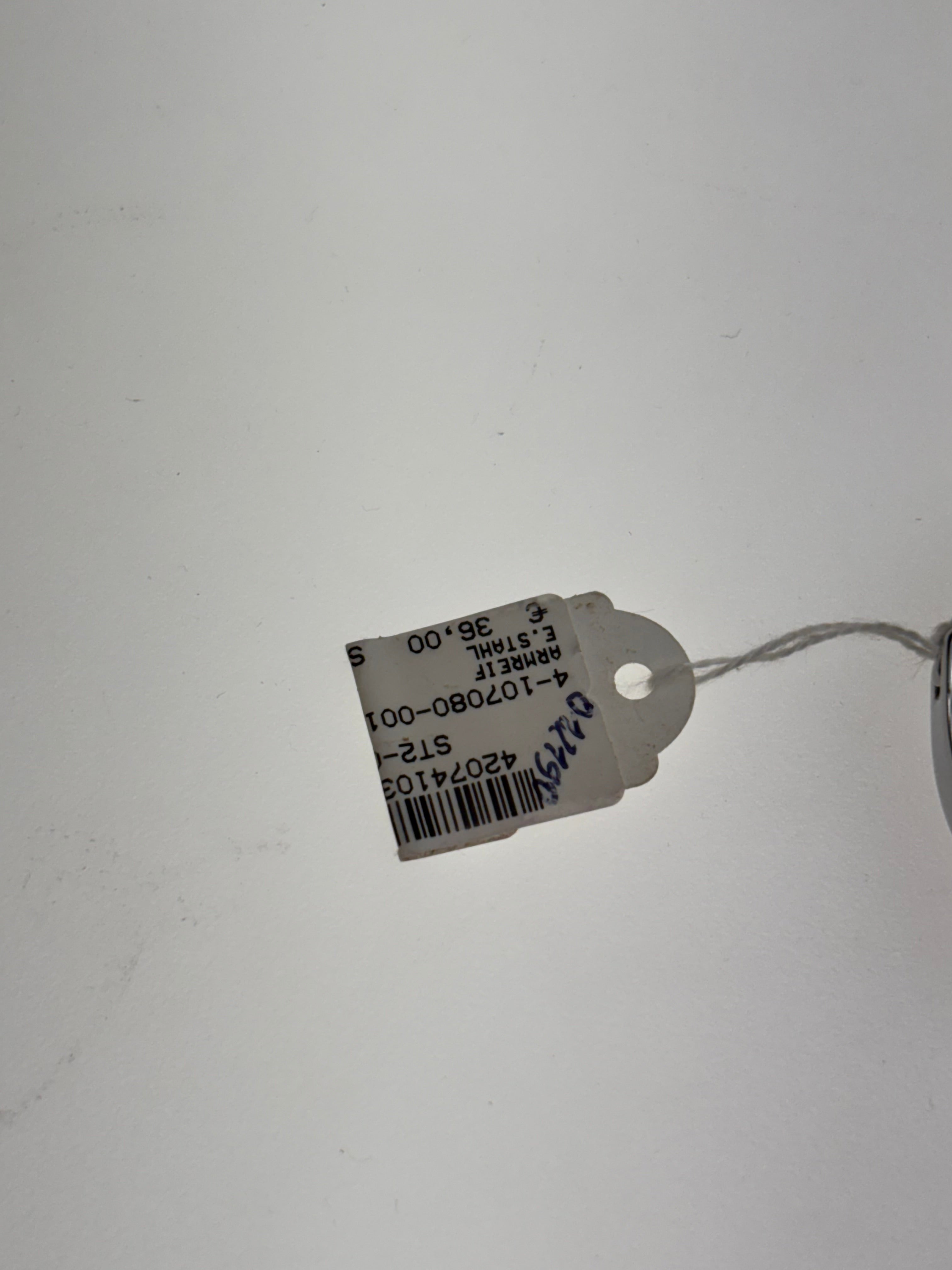 schwarzes Lederarmband mit Edelstahl